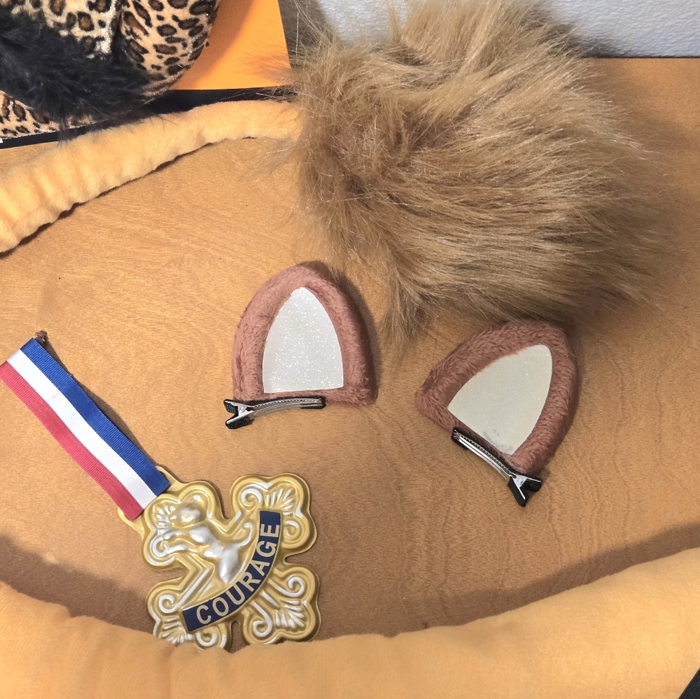Cowardly Lion Costume Pieces: Long Tail Fits To 3x, Hair Clip Ears,Courage Medal